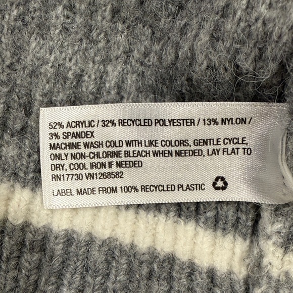 A New Day Gray White Women Cardigan Sweater Size M Oversized V-neck Knit Button - Picture 10 of 10